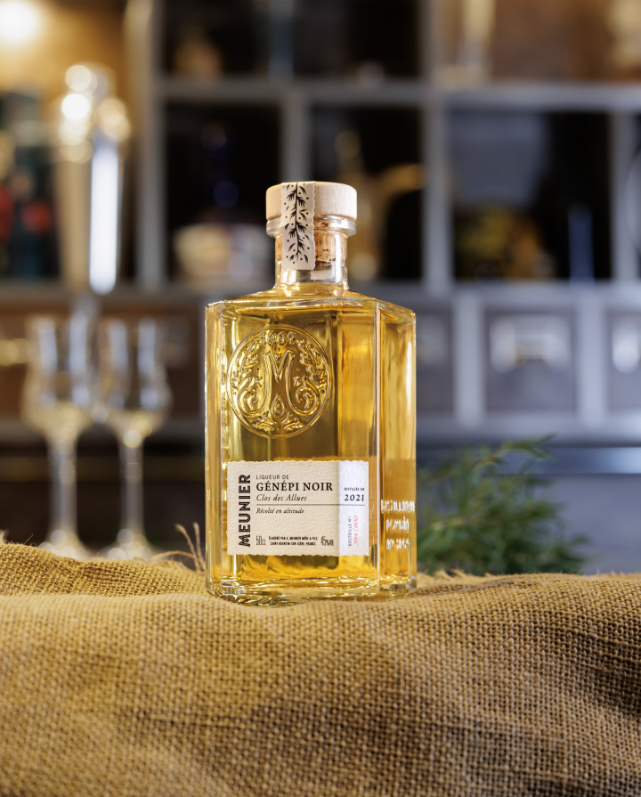 Génépi Noir | Meunier : Craft distillery of genepi, gin and herbal